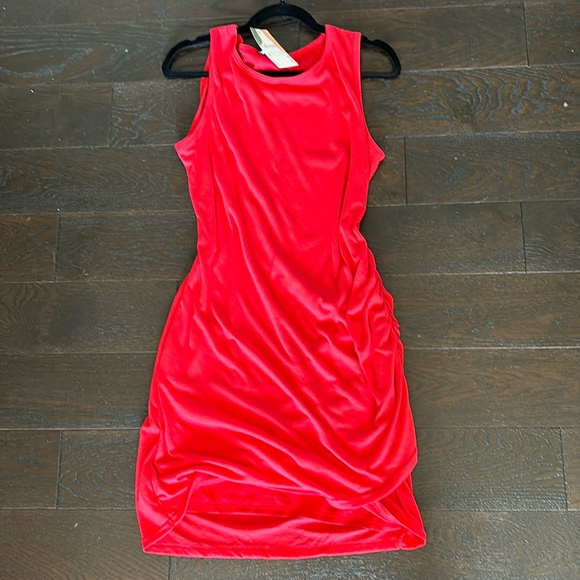 Red Tank Dress w Ruching Detail sz L Vacation Casual Comfortable style dress - Picture 2 of 10
